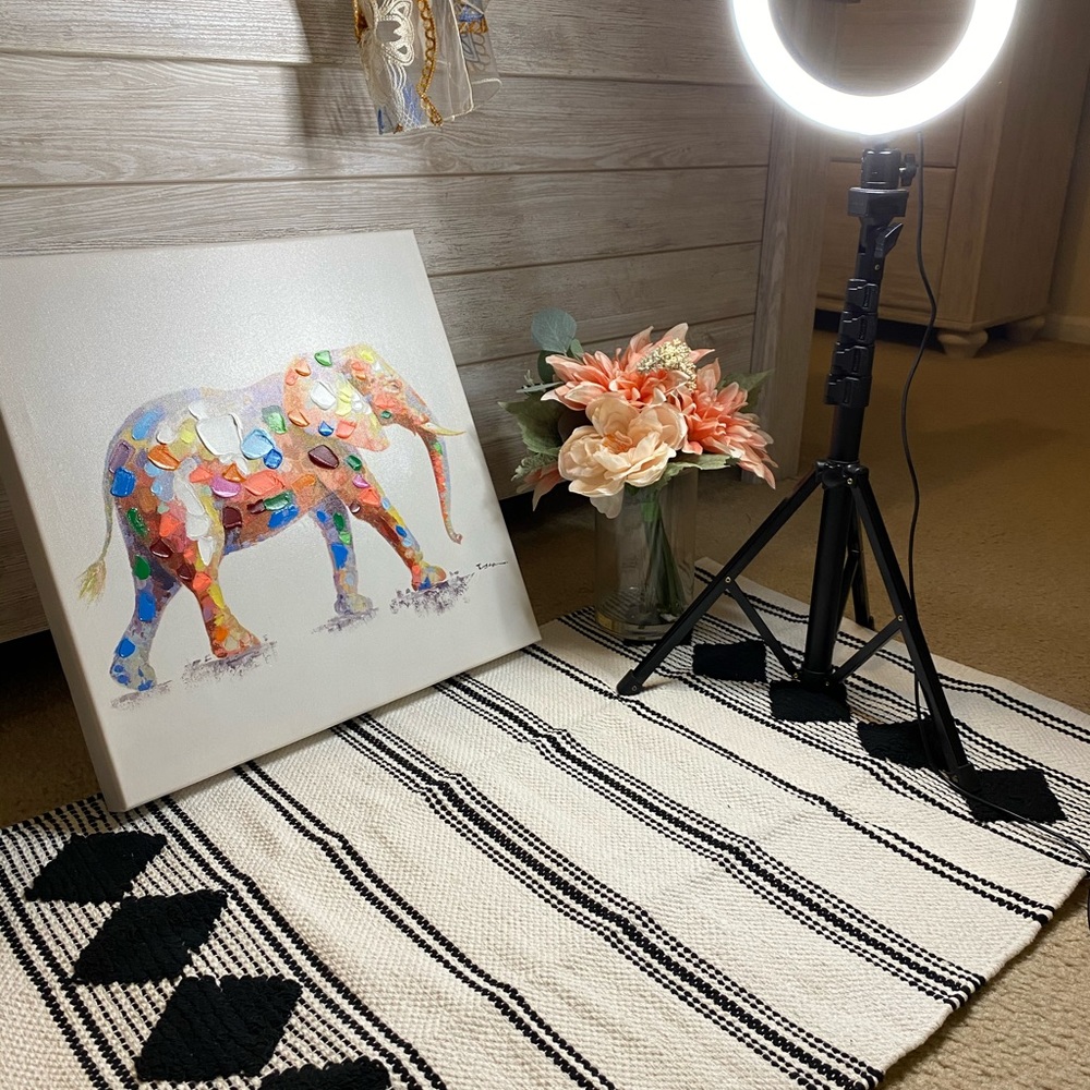 Meet your Posher, Ellyanda